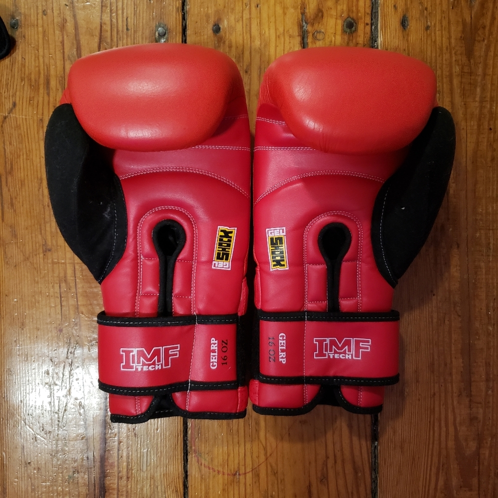 16oz boxing gloves and shin guards small